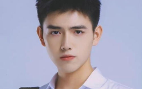 陈飞宇娱乐吃瓜解说视频,揭秘娱乐圈幕后故事